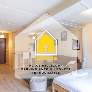 Appartement & Le Petit Marronnier / Place Bellecour 2, Lyon