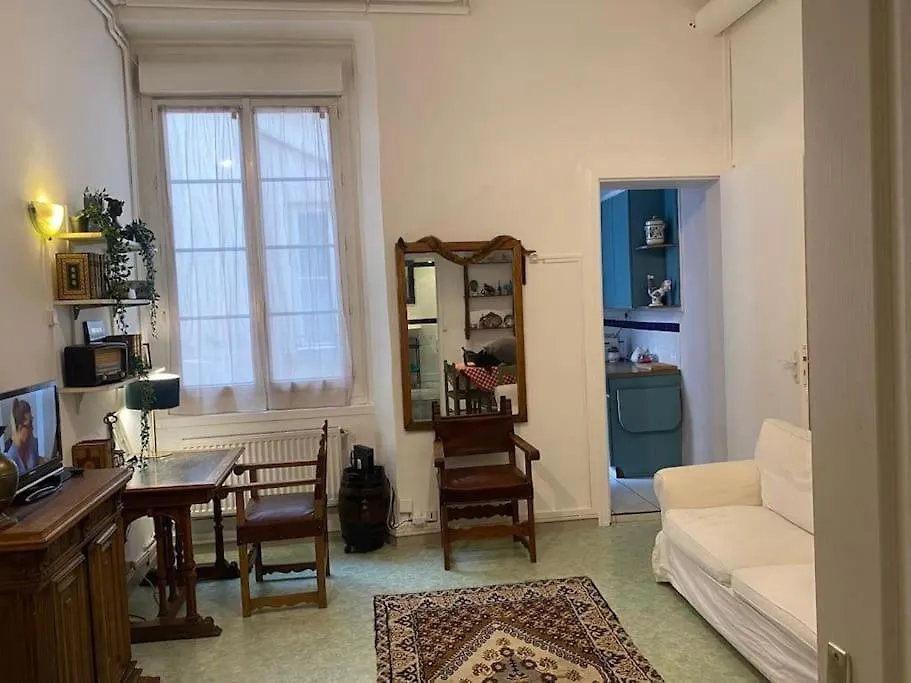 Comme Chez Meme - Lyon Place Bellecour 0*,  France